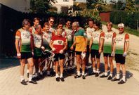 Ehrenpräsident Richard Menapace (Bild mitte, rotes Trikot); Vereinsgründer Joschi Penzendorfer (Bild links) Ehrenpräsident Richard Menapace (Bild mitte, rotes Trikot); Vereinsgründer Joschi Penzendorfer (Bild links)