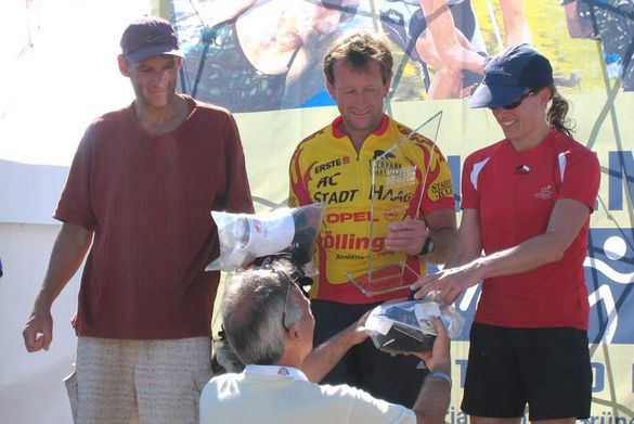 Team RC Stadt Haag - Hans übernimmt den Preis Team RC Stadt Haag - Hans übernimmt den Preis