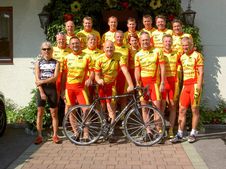 Der nächste Tag - Gruppenfoto vor der Pinzgaurundfahrt